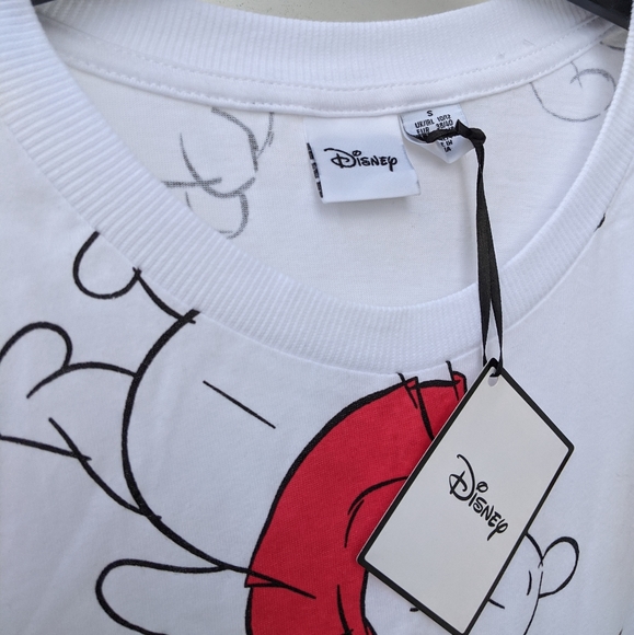 Winnie the Pooh bear tee 🍯❤️ - Picture 2 of 5